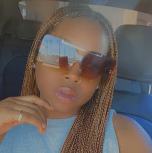 Meet your Posher, Addy